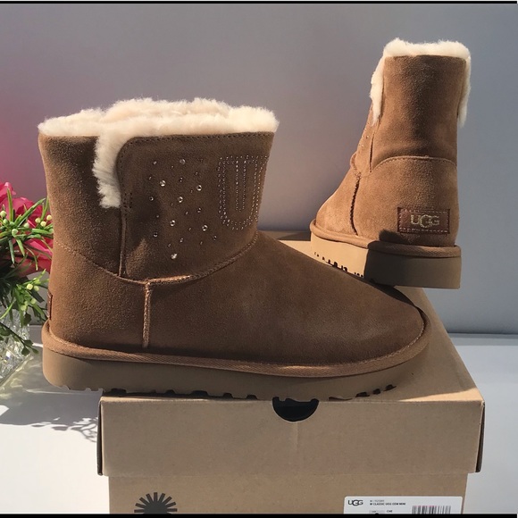 UGG Classic UGG Gem Mini Boot - Picture 6 of 10